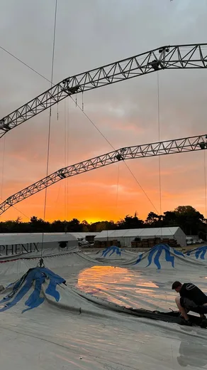 On site: Cirque Phénix, Paris