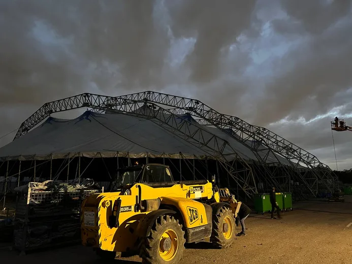 On site: Cirque Phénix, Paris