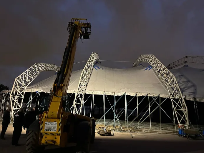 On site: Cirque Phénix, Paris