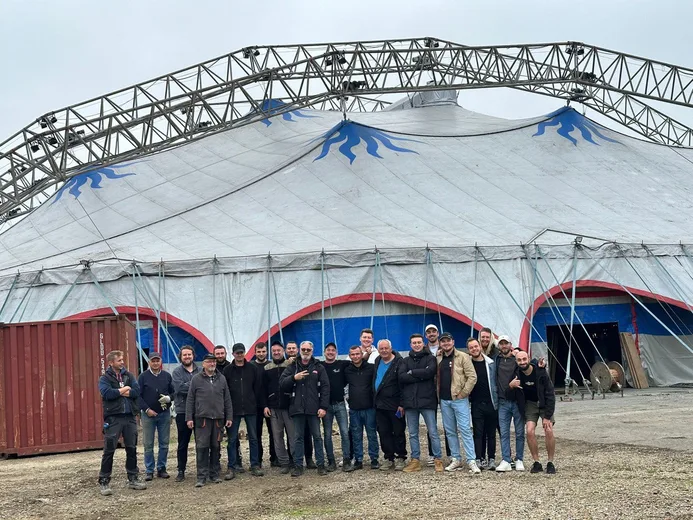 On site: Cirque Phénix, Paris