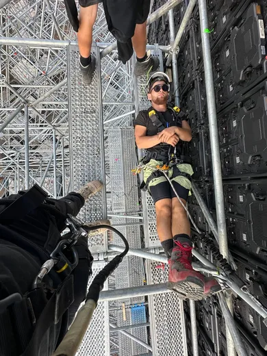 Short break inside the LED scaffold