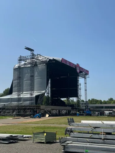 Main stage structure during the build